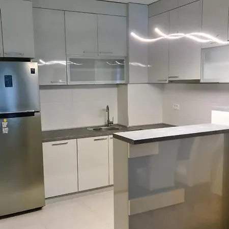 Apartment West 65
