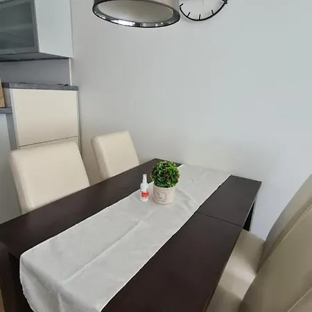 Apartament West 65 *