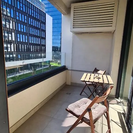 Apartment West 65 *