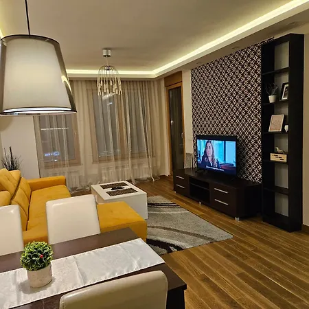Apartment West 65